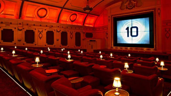 Türkiye’de Sinema Salonlarının Açılışı Erteleniyor mu?