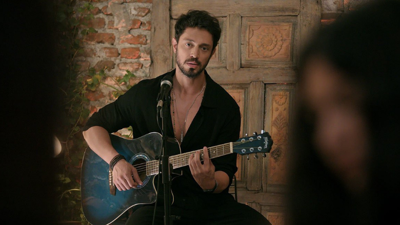 Geçmiş, Balık, Ayvalık! Netflix'in Yeni Dizisi "Zeytin Ağacı" İncelemesi