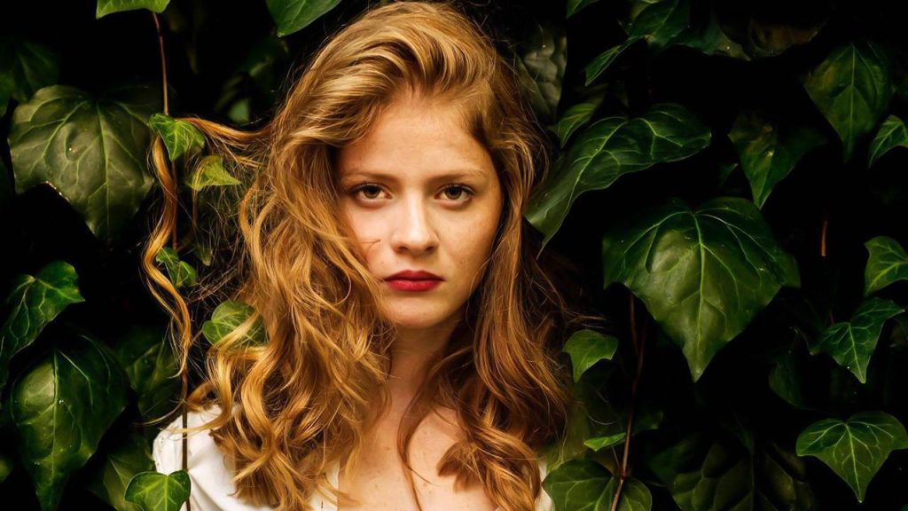 Ecem Uzun Kimdir? – herdembilgiler