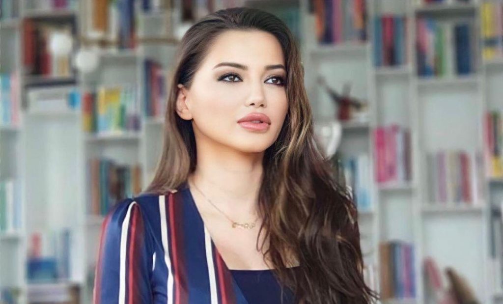 Esra Ezmeci Kimdir? – herdembilgiler