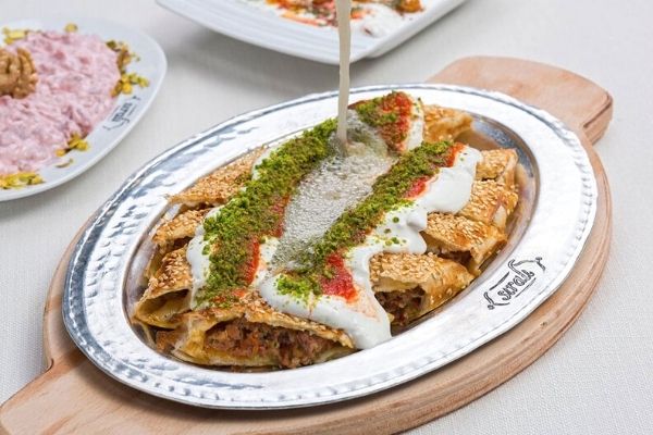 Sıralı Kebap: Saray Kültüründe Geleneksel Türk Mutfağı