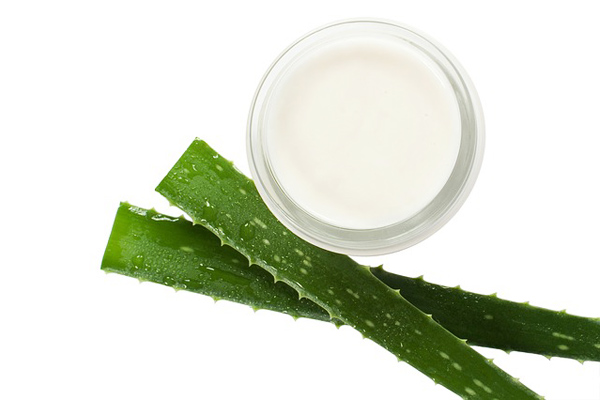 En İyi 7 Aloe Vera Maskesi Tarifi: Tüm Ciltlere Özel