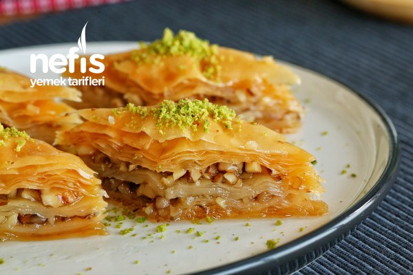 Tam Kıvamında Baklava Şerbeti Nasıl Yapılır, Dökülür?