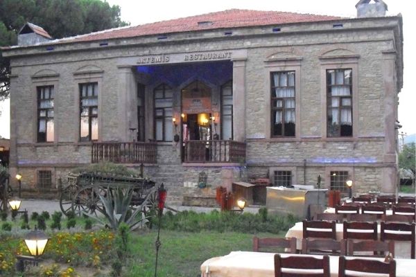 artemis restaurant