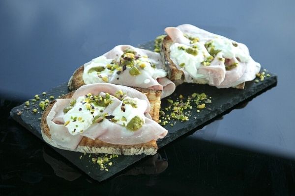 Mortadella Salamı: Nedir, Nasıl Yapılır?