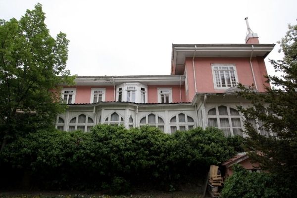 pembe köşk