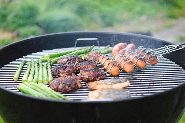 Barbekü Nedir, Nasıl Yapılır? Mangal ile Arasındaki Fark