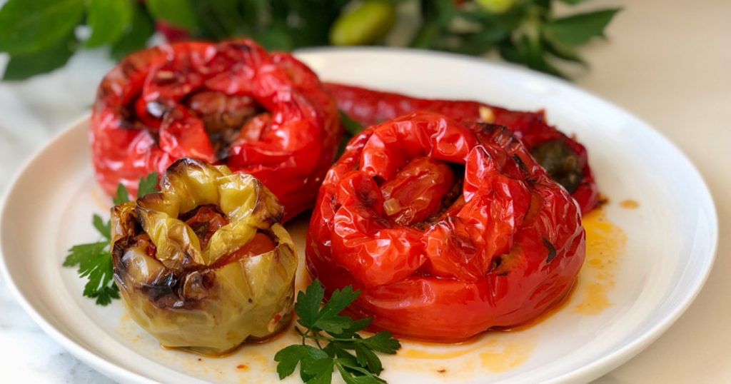 Dolmaya lezzet katan özel yöntem: Kek kalıbında biber dolması nasıl yapılır? Püf noktalarıyla kek kalıbında dolma tarifi…