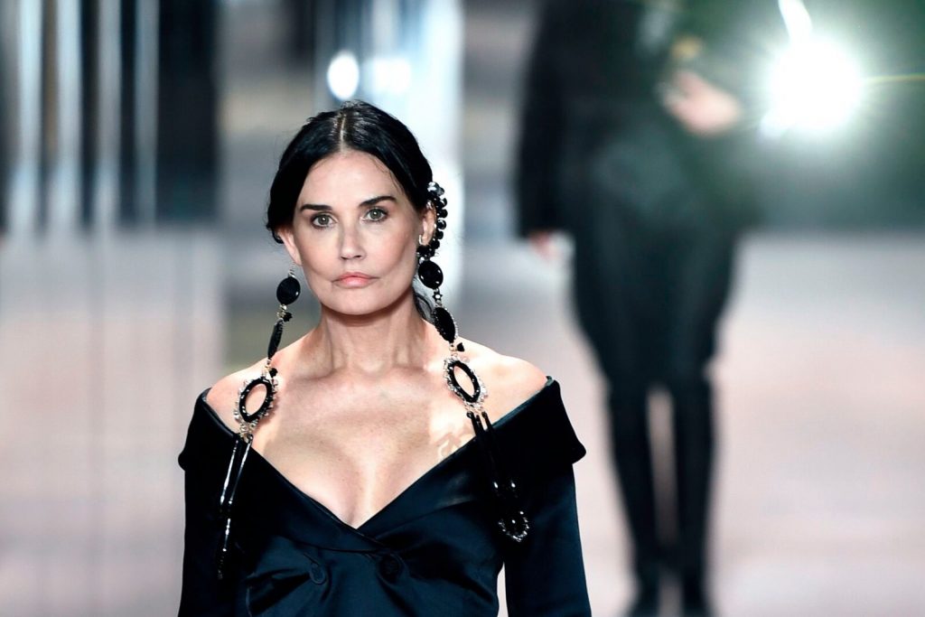 Demi Moore – herdembilgiler
