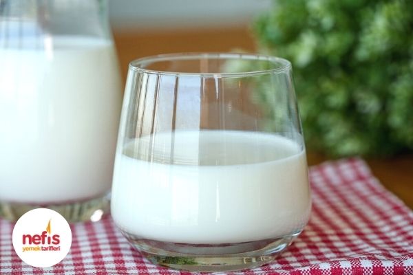 Laktozsuz Süt Nedir? Faydaları, Kalori ve Besin Değeri