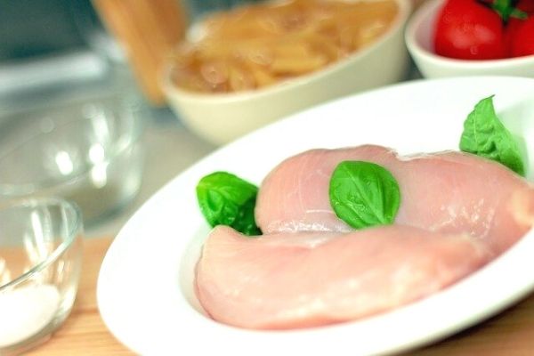 Tavuk Eti Pişirmeden Önce Yıkanır Mı?