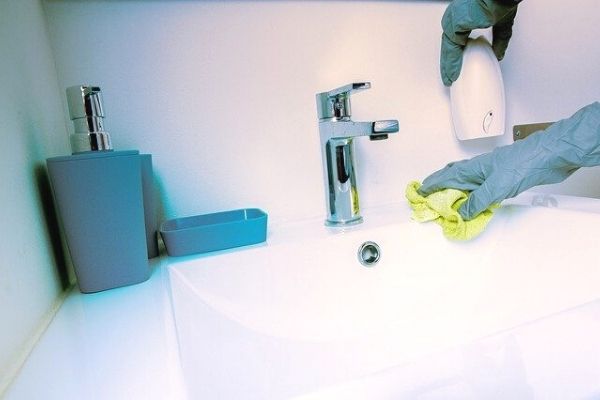 banyo musluk temizliği