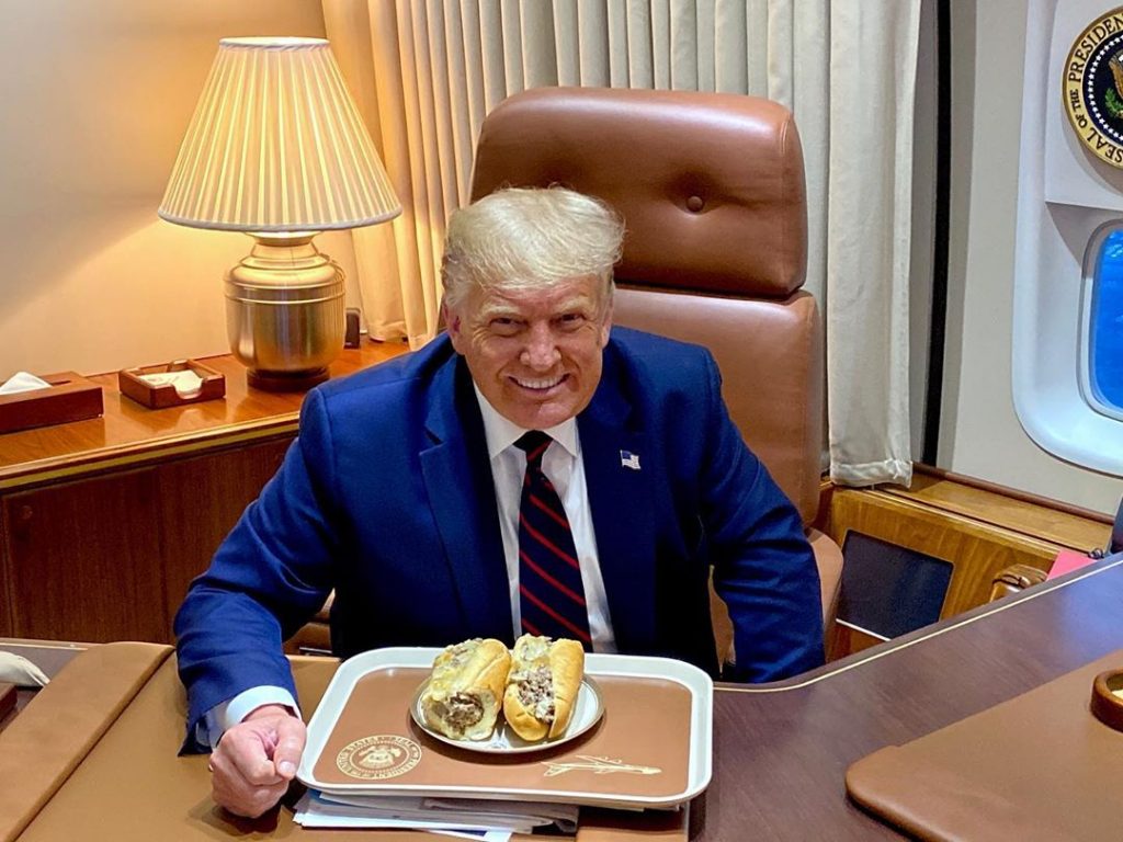 Donald Trump – herdembilgiler