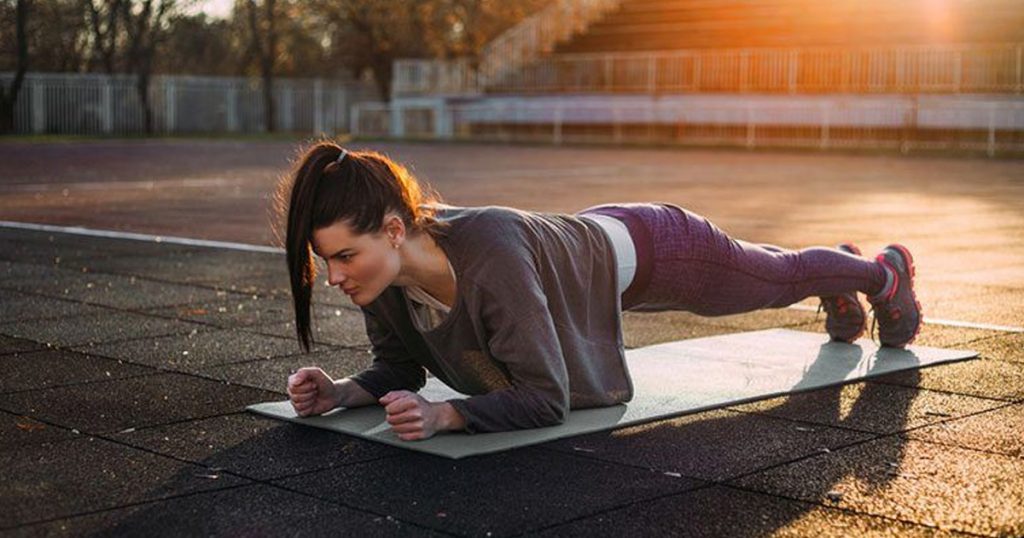 Plank nedir? Faydaları nelerdir? Belinizi incelten müthiş egzersizi tanıyın…