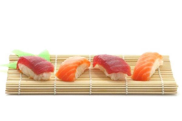 Nigiri: Japon Usulü Çiğ Balık Sunumu