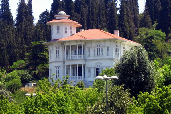 cemil molla köşkü