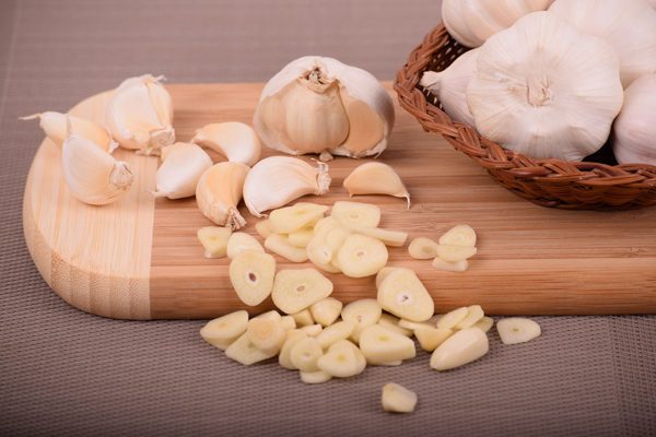 yumurta sarısı sarımsak maskesi