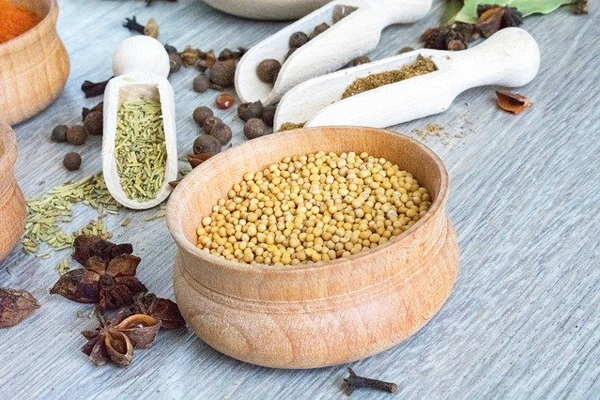 Beyaz Biber Nedir? Nerede Kullanılır? 7 Faydası