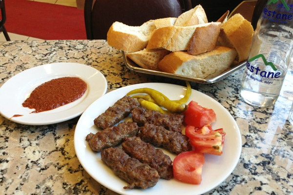 tarihi sultanahmet köftecisi