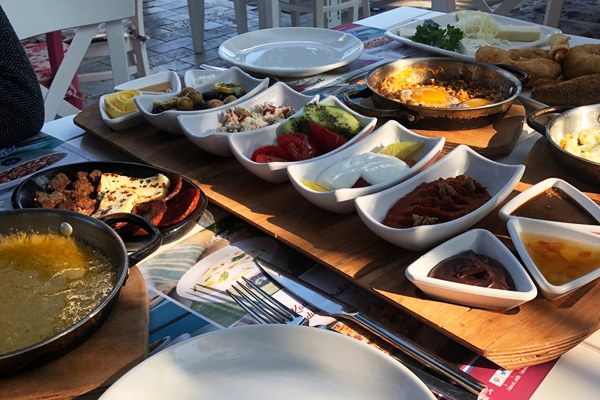 alaçatı muhallebicisi kahvaltı