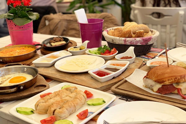 alaçatı muhallebicisi kahvaltı