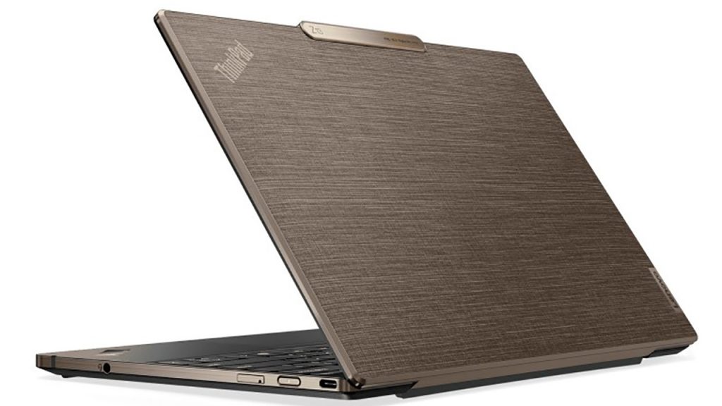Lenovo, MWC 2023’te Bitki Bazlı Laptop Kapağını Tanıttı