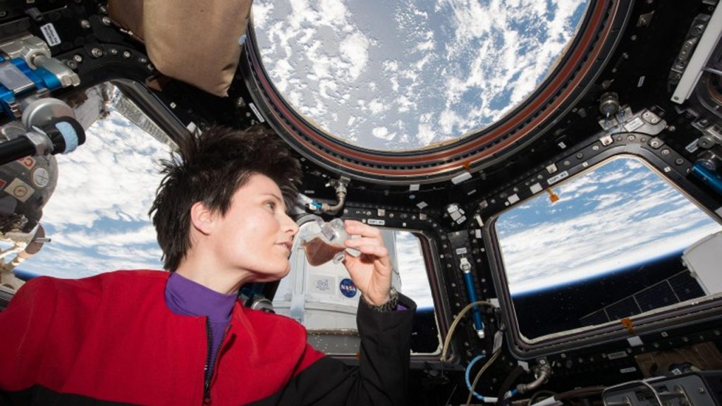 NASA, uzayda daha kolay kahve içmemizi istiyor
NASA, uzayda kahve veya benzer bir içeceğin içilmesini kolaylaştıracak yeni "Uzay Kupası" projesini tanıttı.
1 gün önce