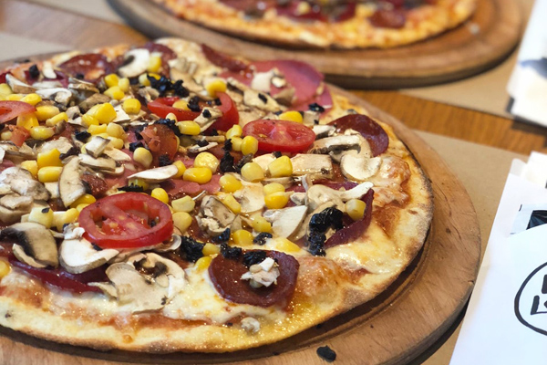 pizza locale menü fiyatları 2019