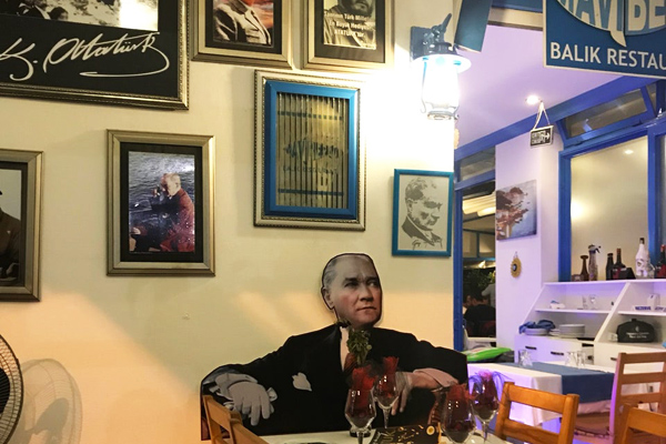 mavi beyaz balık restaurant