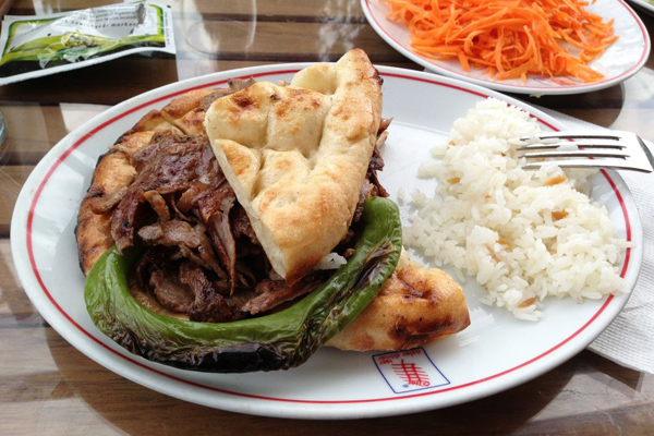 özler döner