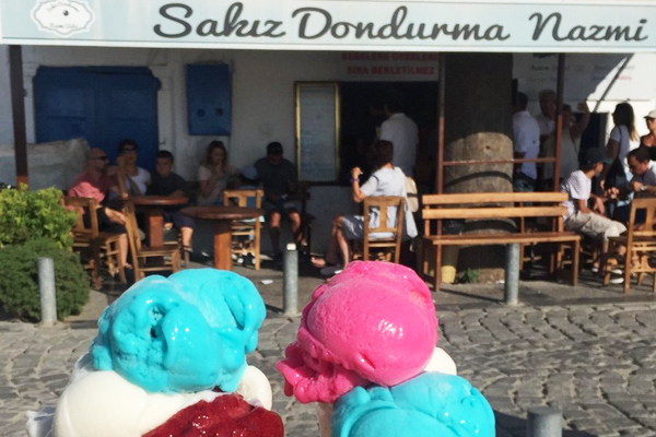 meşhur girit sakız dondurmaları foça