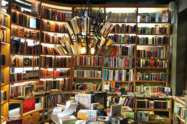 minoa bookstore