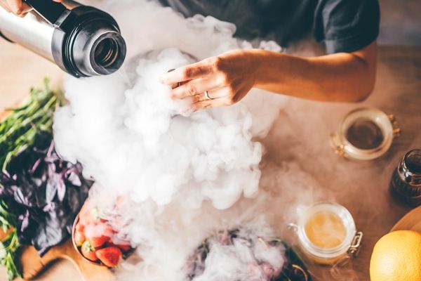 Sıvı Nitrojen (Kuru Buz) Nedir? Mutfakta Nasıl Kullanılır?