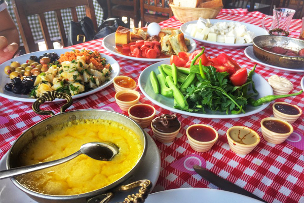 menekşe bahçesi