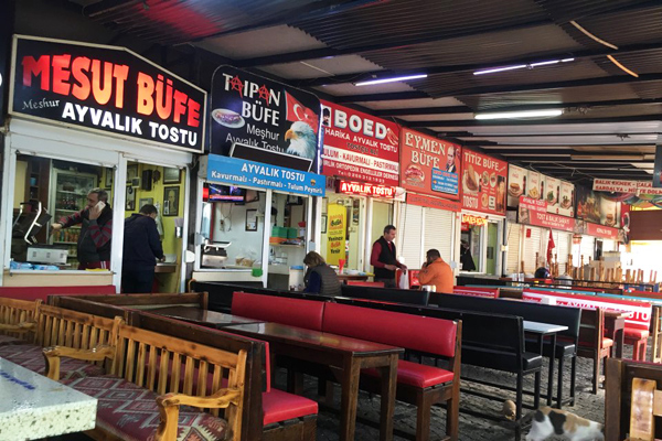 ayvalık tostçular çarşısı