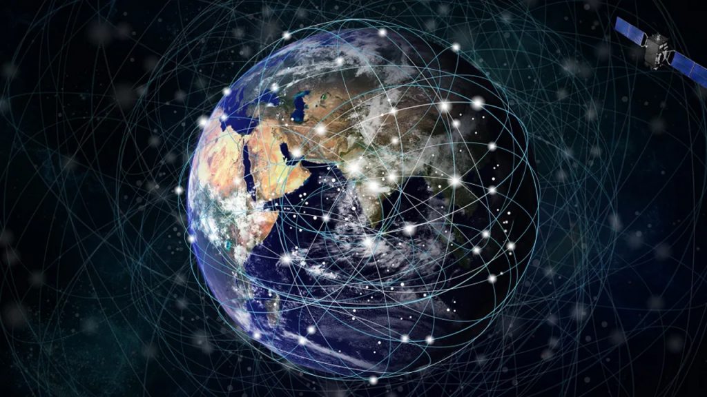 Etkileyici bir etkileşimli animasyon, yörüngedeki 3500 aktif Starlink uydusunu gösteriyor…