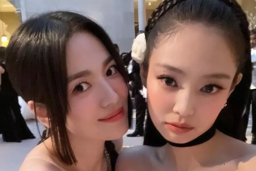 Song Hye Kyo ve Jennie Met Galada Bir Araya Geldi + Netizen Yorumları » Güney Kore Sineması