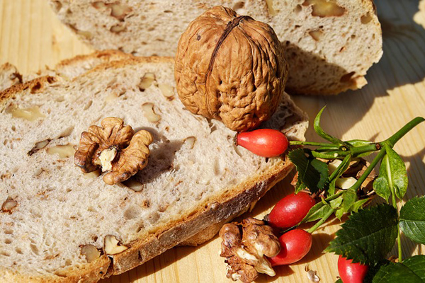 tam tahıllı ekmek