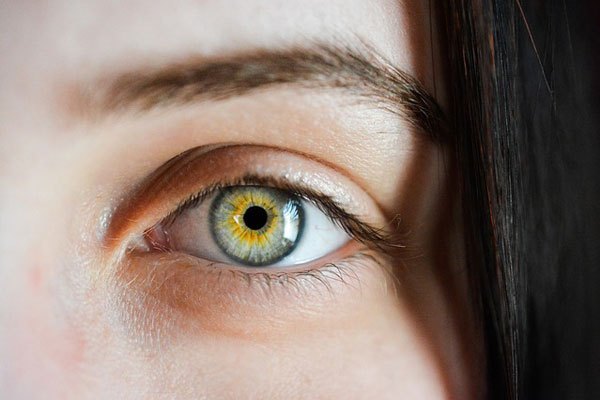 Göz Kuruluğu Belirtileri Nelerdir? Neden Olur? Evde Bitkisel Tedavisi