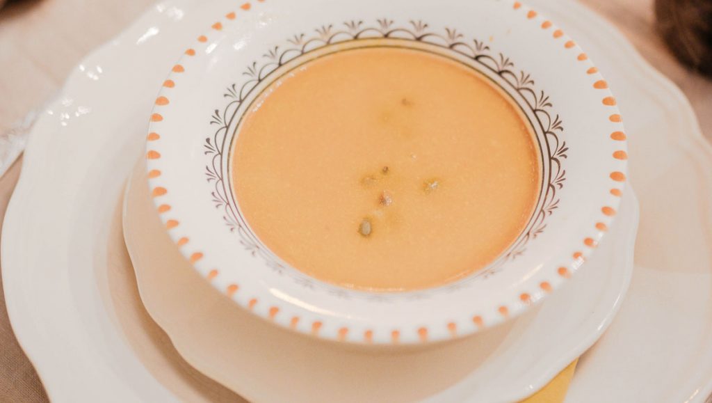Lezzeti asla şaşmıyor! Aşçısından lokanta usulü işkembe çorbası tarifi…