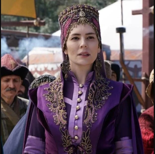 Kuruluş Osman Malhun Hatun Öldü mü Neden Diziden Ayrıldı