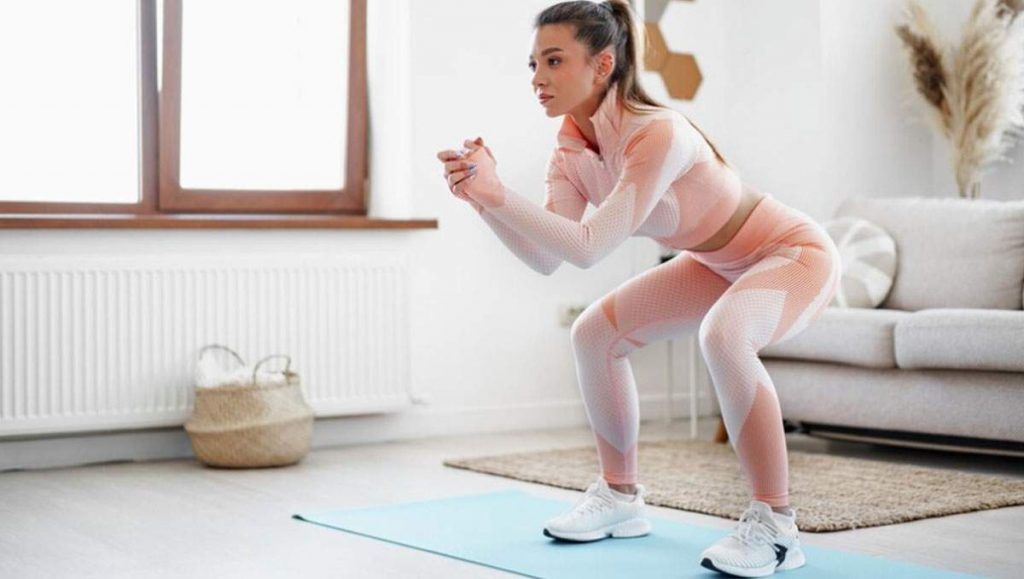 Yatmadan önce 50 squat yaparsak ne olur? Dik, yuvarlak, sıkı kalçalar için en etkili egzersiz