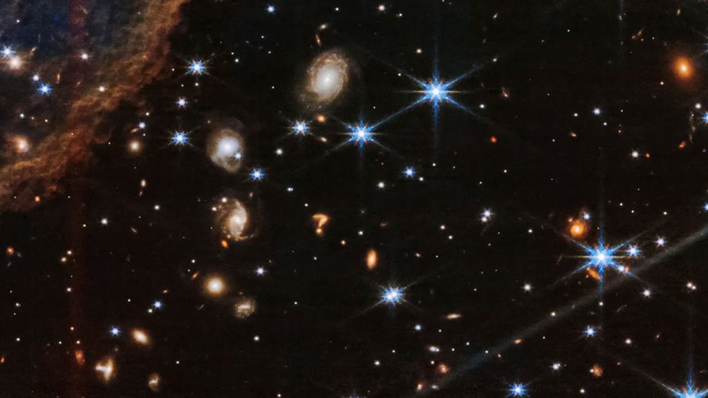 JWST bu sefer kelimenin tam anlamıyla evrende saklanan bir soru işareti buldu…