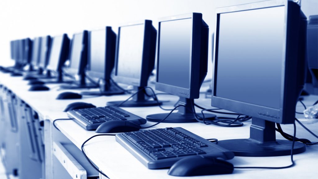 PC sevkiyatlarında yaşanan hayal kırıklığı devam ediyor; ama 2024 için umutlar tükenmedi