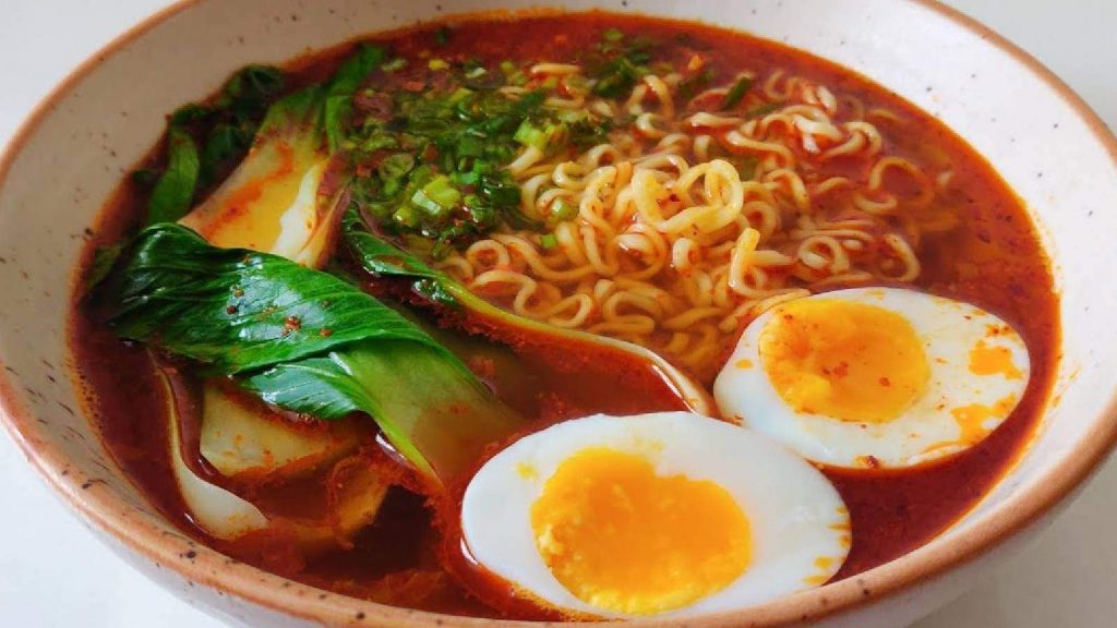 Japonların ilaç niyetine tükettiği enfes yemek! Ramen çorbasının detaylı hazırlanışı…