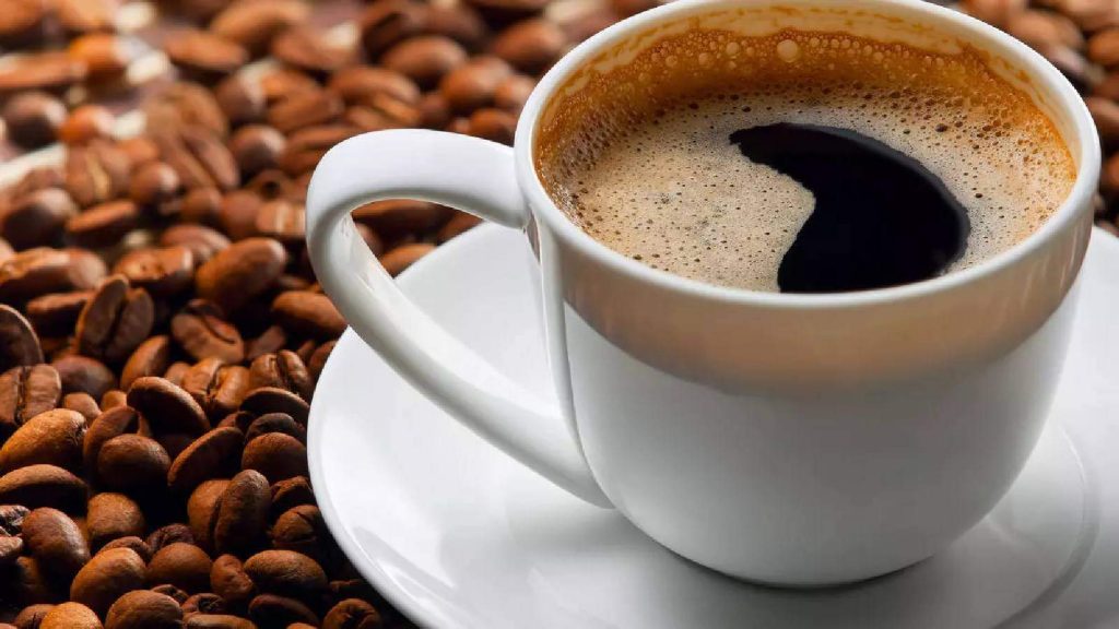 Kahve tiryakileri dikkat! Aç karnına kahve içmenin 3 zararı